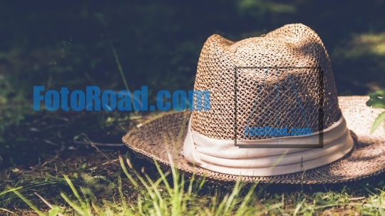 Stetson Wheat Seagrass Straw Hat outdoor on grass
